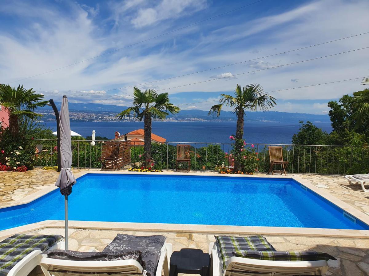 Apartments Kroatien Lovran Bagian luar foto