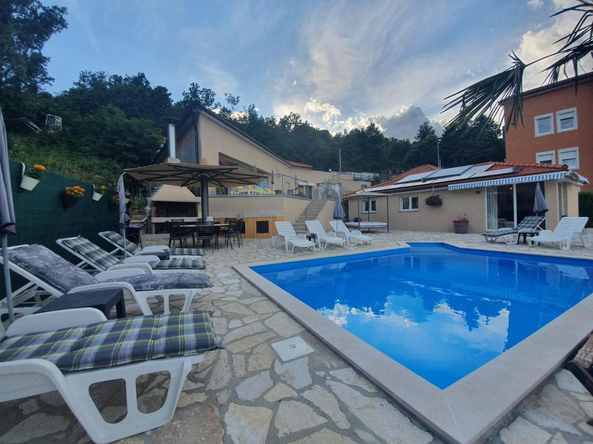 Apartments Kroatien Lovran Bagian luar foto