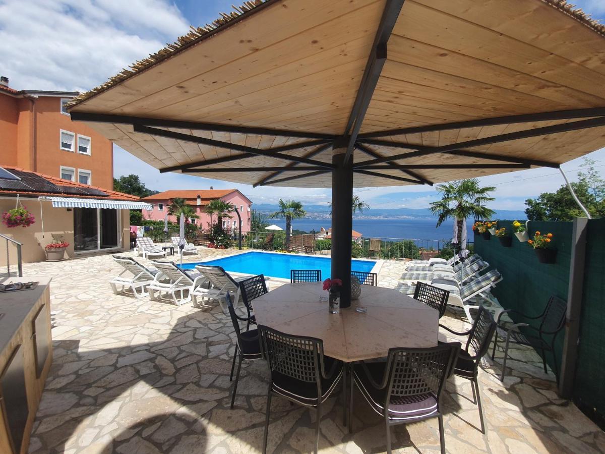 Apartments Kroatien Lovran Bagian luar foto