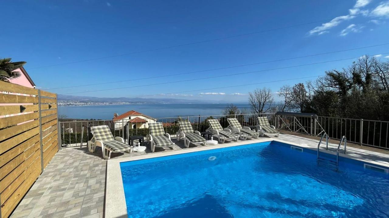 Apartments Kroatien Lovran Bagian luar foto