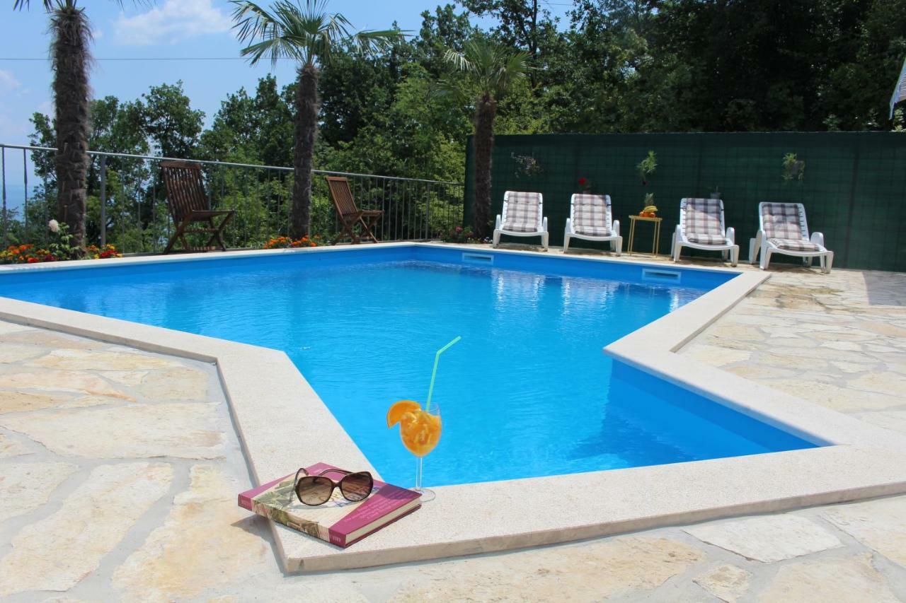 Apartments Kroatien Lovran Bagian luar foto