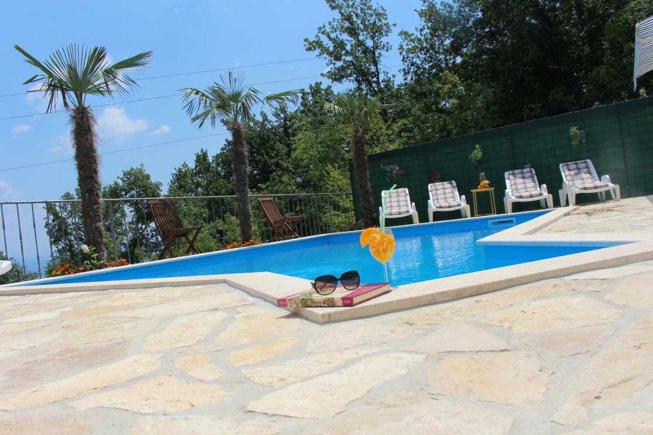 Apartments Kroatien Lovran Bagian luar foto