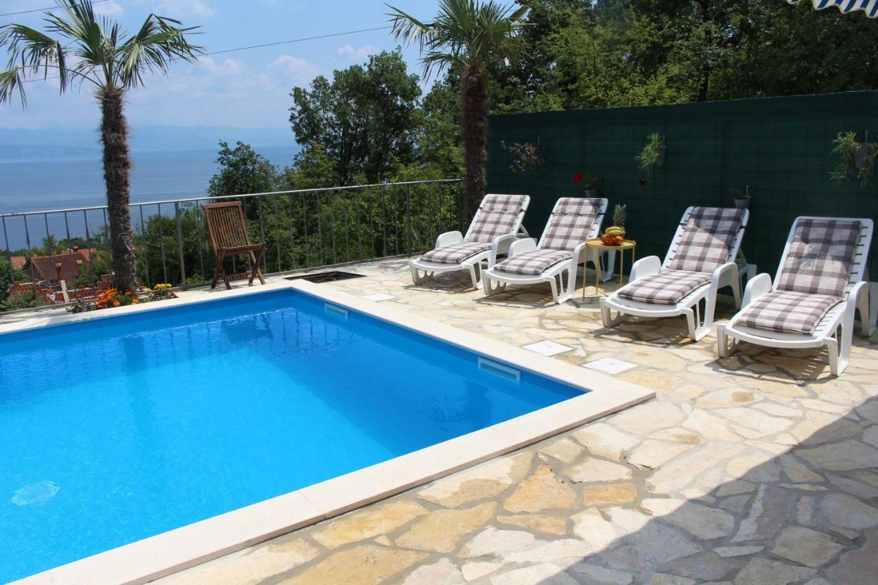 Apartments Kroatien Lovran Bagian luar foto