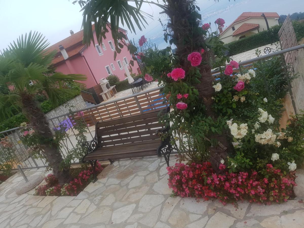Apartments Kroatien Lovran Bagian luar foto